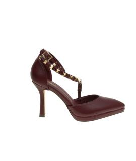 ZAPATO DE PLATAFORMA CON PULSERA Y TIRA CON TACHAS