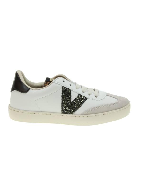 Sneakers retro con V en glitter y lengueta en animal print