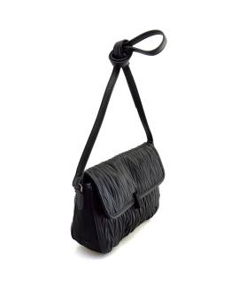 Bolso bandolera de tapa con pliegues en espiga