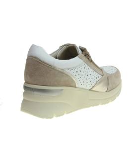 Sneaker en piel calada con cuña y combinada